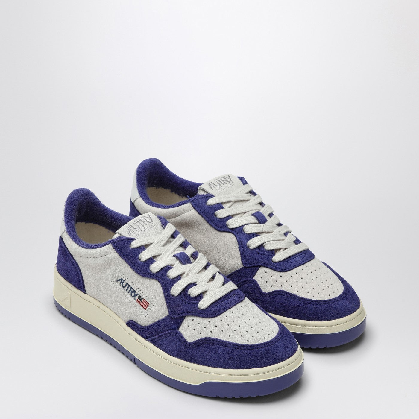 Autry Sneaker White/Lily Suede Medalist - Image 2