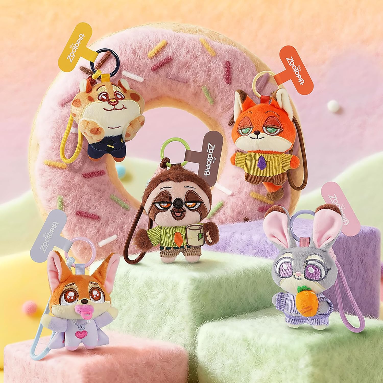 52TOYS BLINDBOX Zootopia Cute Crew "Zootopia Friends" Series Plush Blind Box Figure Gacha Gacha Collection Toy Pre-painted Perfect for Collectors, Birthday, and Christmas Gifts (One Piece)