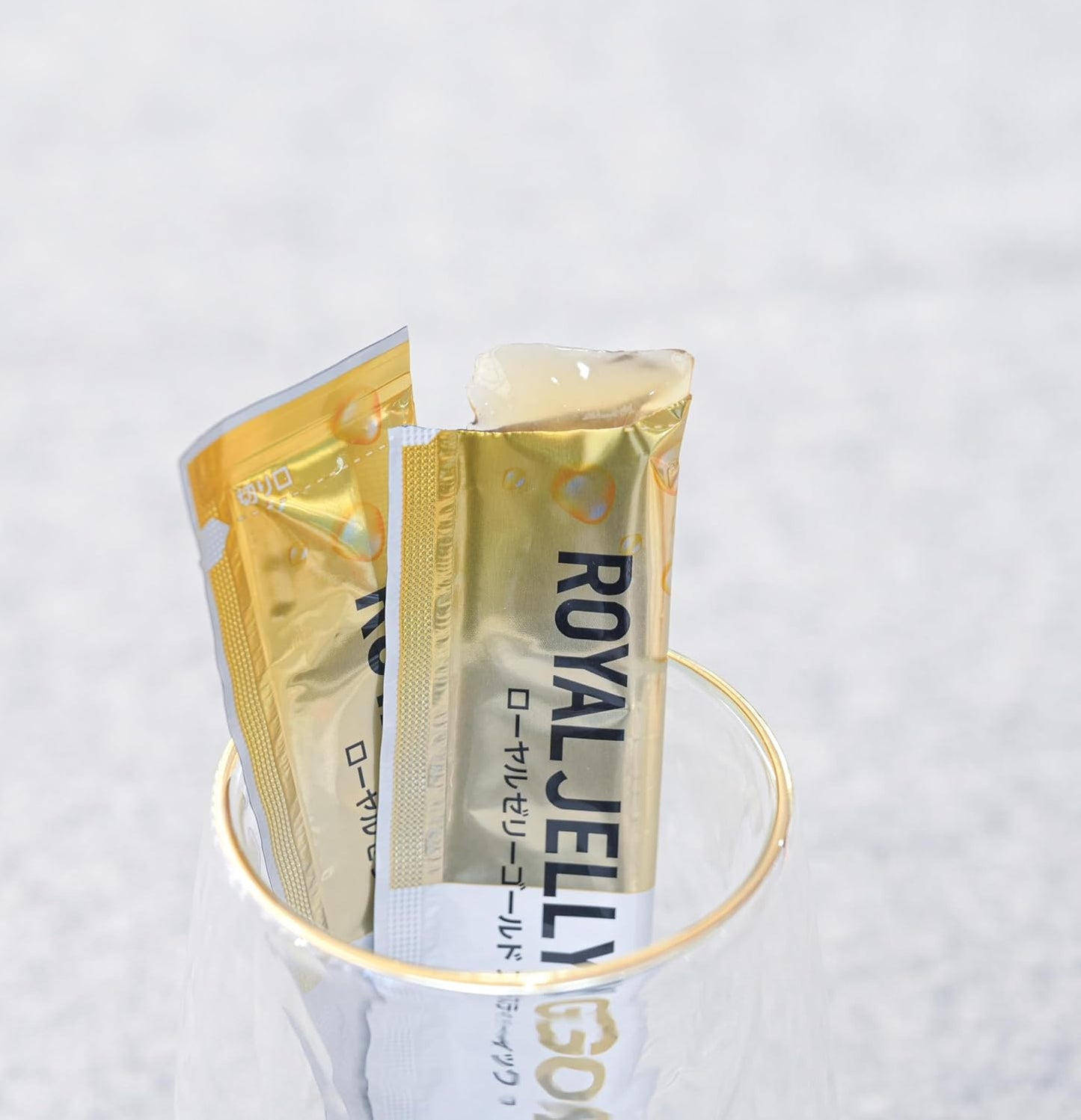 Sugi Bee Garden Royal Jelly Gold (Jelly Type), 0.7 oz (20 g) x 17 Bottles