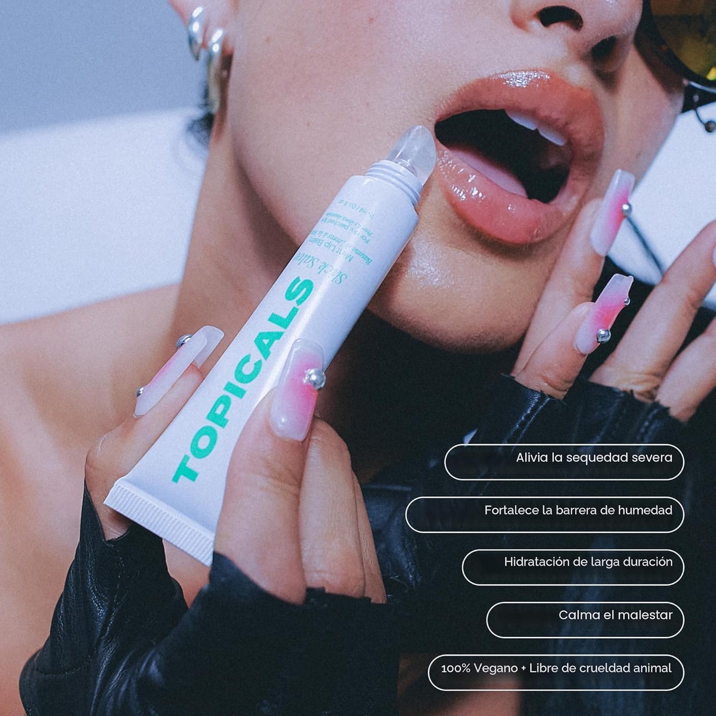 Topicals Slick Salve Mint Glossy Lip Balm | Alivia las molestias, fortalece la barrera y proporciona hidratación y alivio duraderos, fórmula vegana sin parabenos con ácido hialurónico y ceramidas (0.5