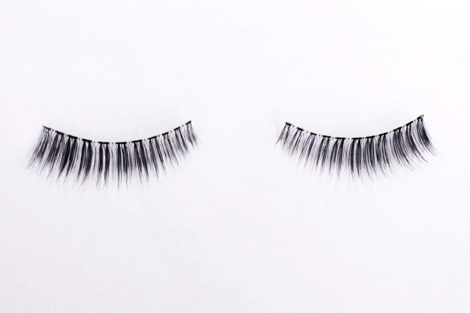 Diamond Rash Diamond Lash [Heroine Eye] 5 Pairs (for upper eyelashes) With long bundles of hair attached to the buttocks that make your eyes shine at the main level