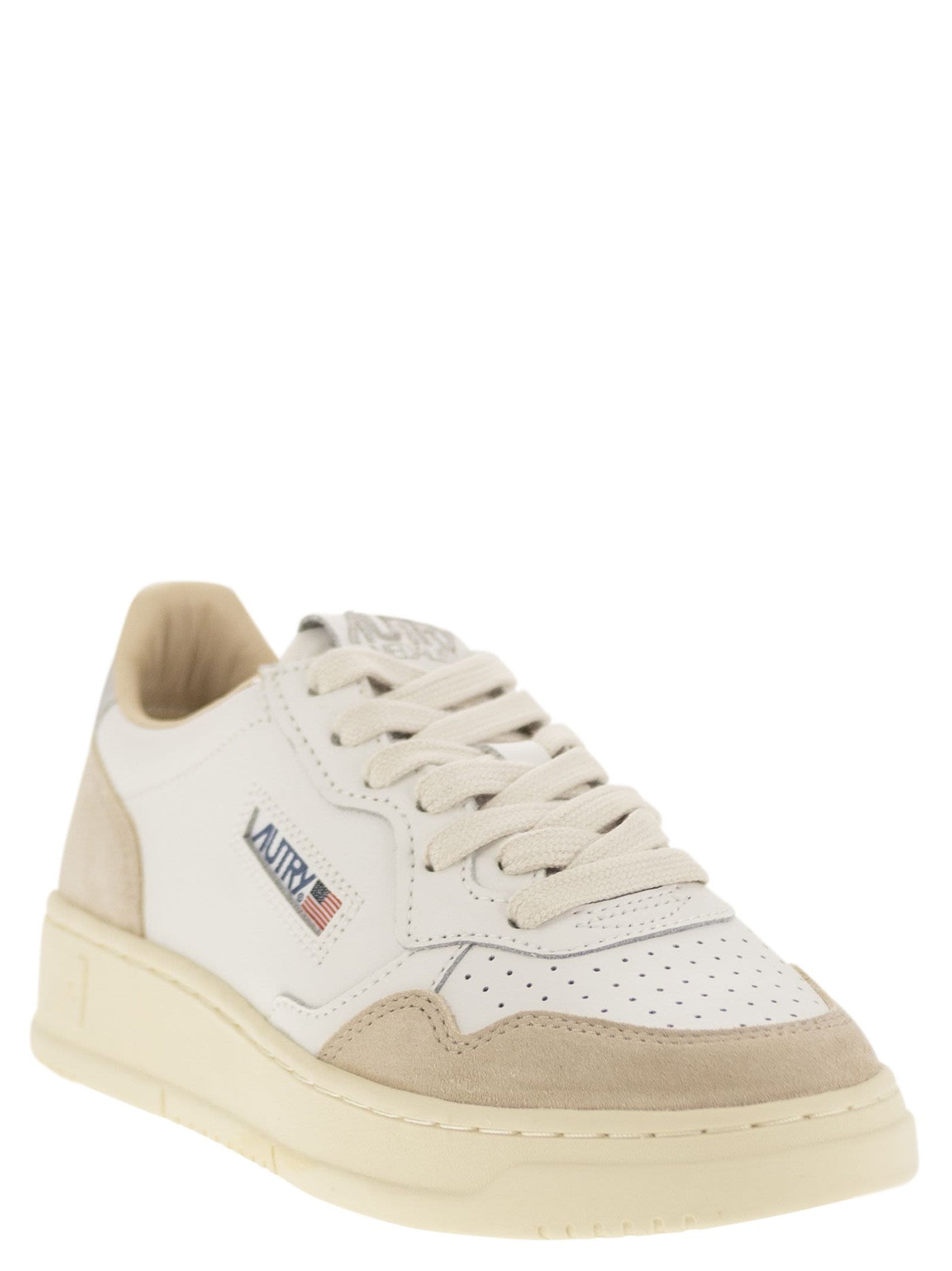 Autry Medalist Low Leather Sneakers - Image 2
