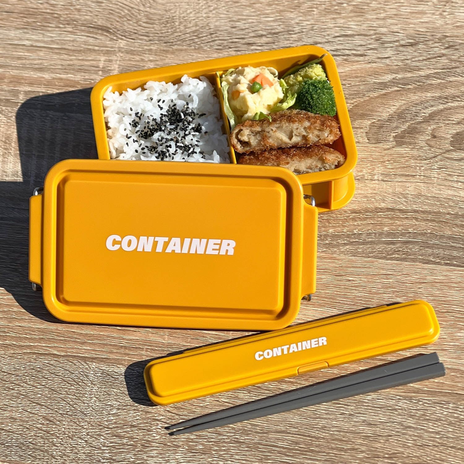 OSK Bento Box, Container Lunch Box with Divider, Yellow, 600ml, Made in Japan, Dishwasher Safe, Microwave Safe, Stain Resistant, Antibacterial, 2-Point Lock, Gasket Included, Leak Proof, Stylish, Cute