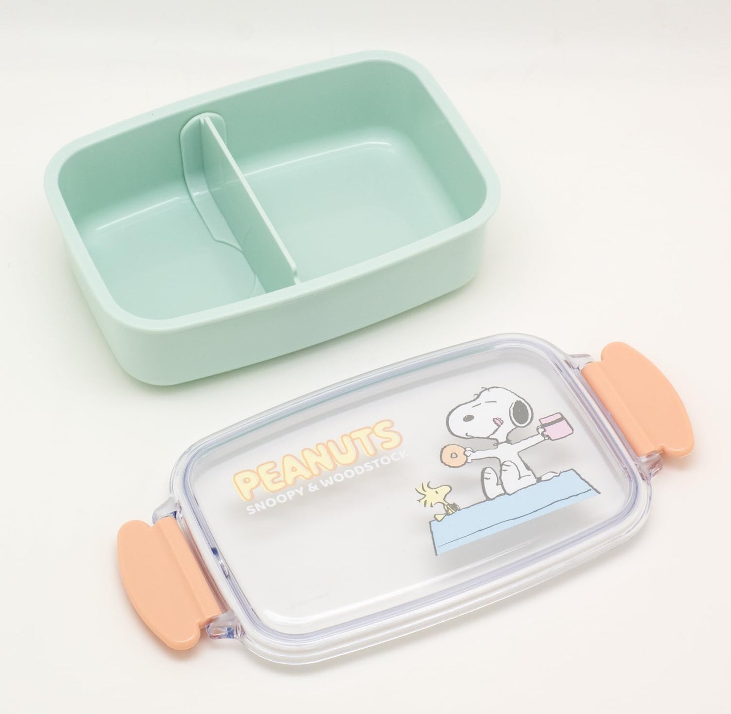 OSK (OSK) Bento Box Snoopy Lunch Box with Divider, 500ml, Made in Japan, Dishwasher Safe, Microwave Compatible, 2-Piece Lock, Gasket Included, Leak-Proof, Stylish, Cute, Antibacterial, Unisex, for