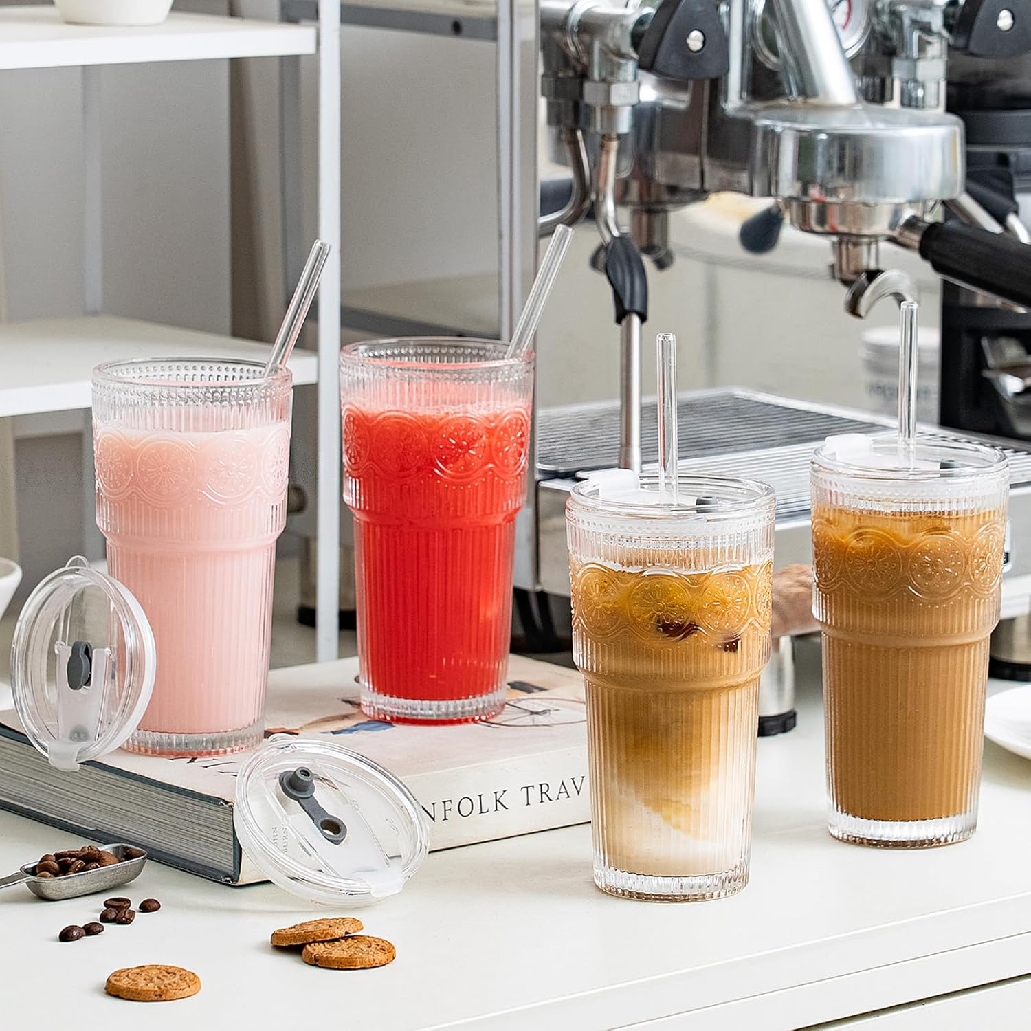 SoulTimes Juego de 2 vasos de vidrio acanalados y florales de 20 onzas, vasos de vidrio reutilizables con tapa y popote de vidrio, tazas de café helado para agua, batido, leche, cóctel y más, perfecto