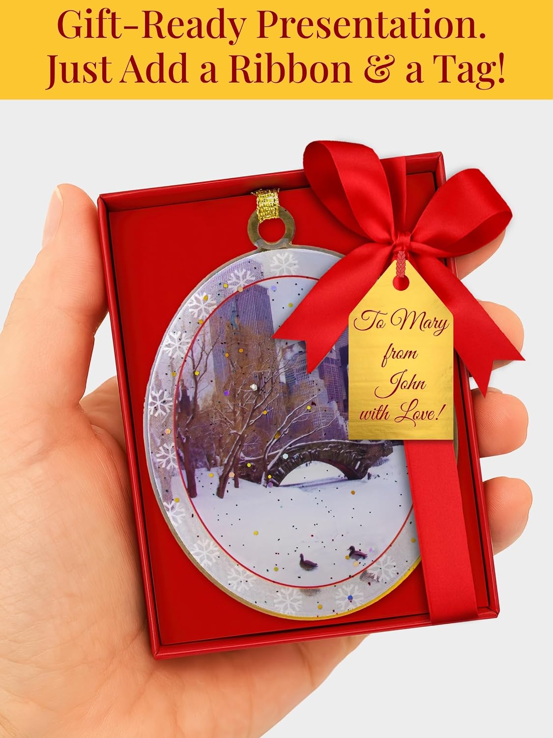 Adorno Love Bridge in Central Park Winter New York, coleccionable de Navidad de Nueva York, latón de doble cara con purpurina y epoxi, caja de regalo, 2.5 x 3 pulgadas por ArtMalore