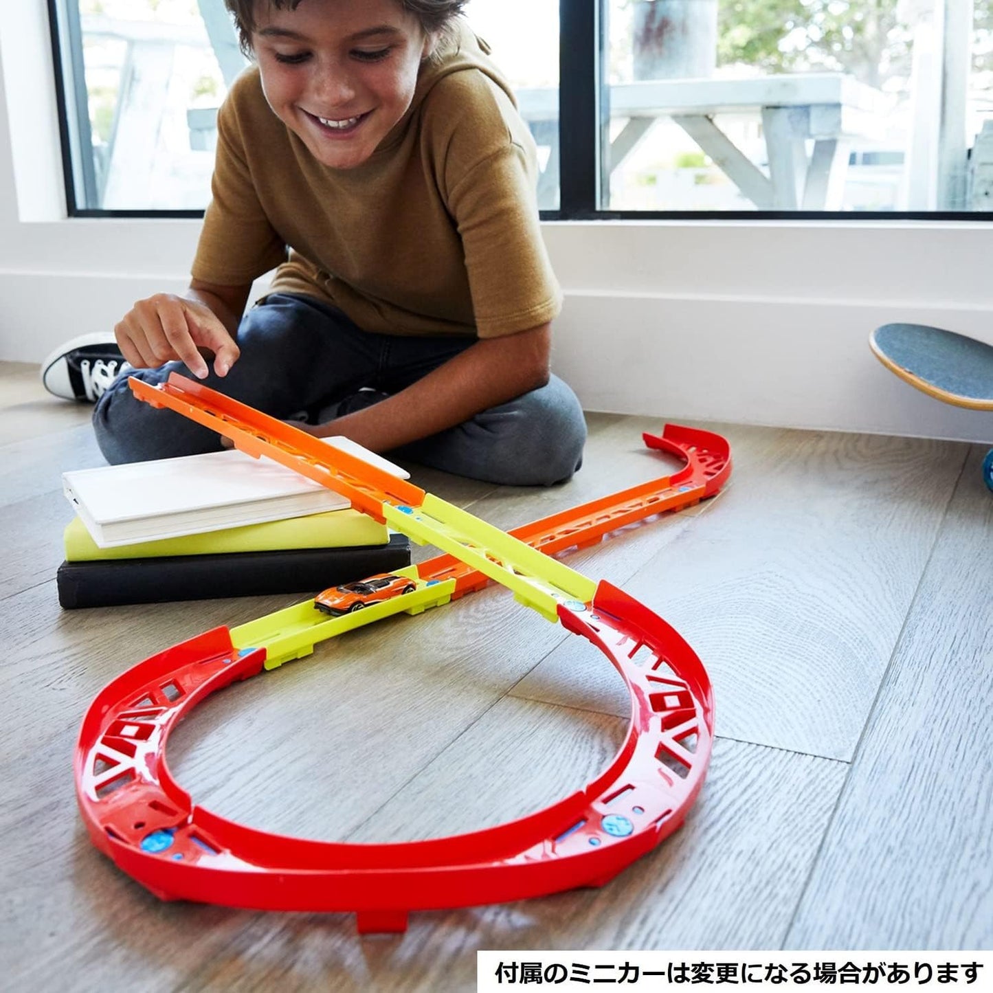 Hot Wheels Track Builder Premium Curve Pack, Includes 1 Mini Car, For Ages 6 and Up GLC88