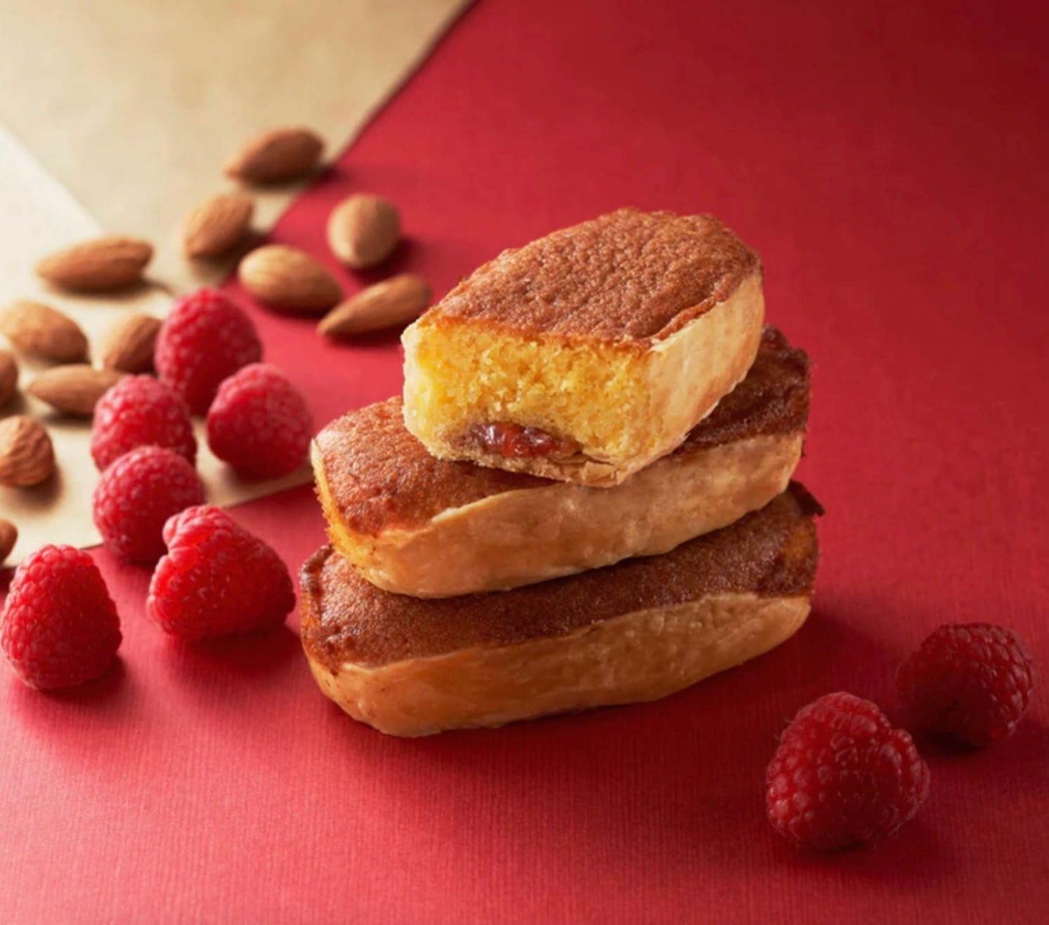 (1 box) 8 pieces (2 pieces of raspberries, 1 piece of milk (uses Itomonogatari milk), 1 piece of gold sweet, from Kumamoto Prefecture, seasonal changes, 4 pieces included), Fukuoka, Hakata, Souvenir