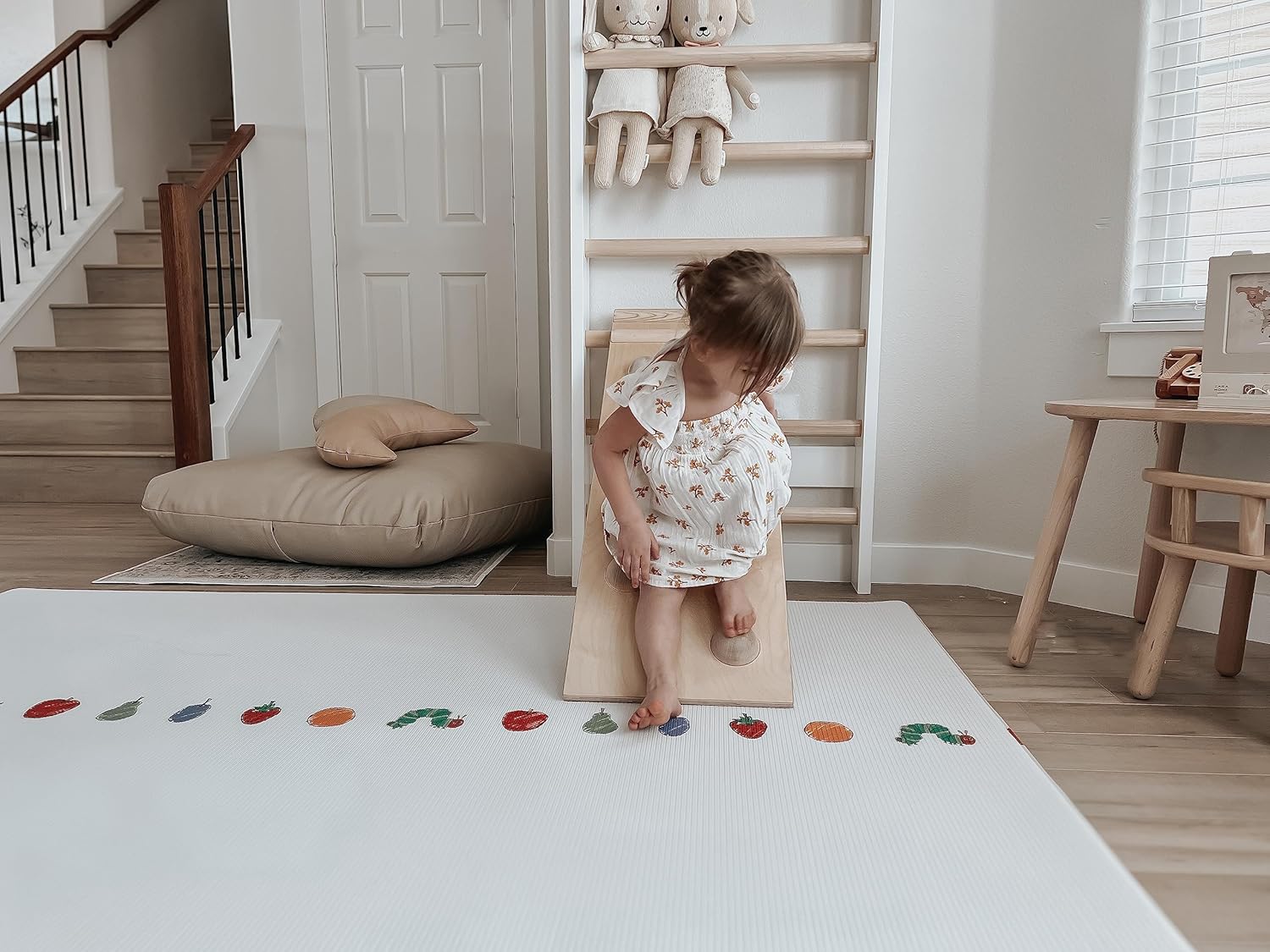 LITTLE Bot x World of Eric Carle Baby Play Mat, The Very Hungary Caterpillar, Ofie mat