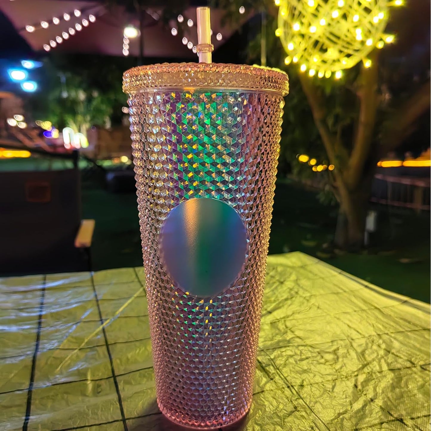 Vaso con Tachuelas con Pajita, Vasos con Tapas y Pajitas, Vaso Rosa con Pajita, Vaso Texturizado Sin BPA de Plástico de Doble Pared para Café Helado, Bebidas Frías o Agua 24 oz