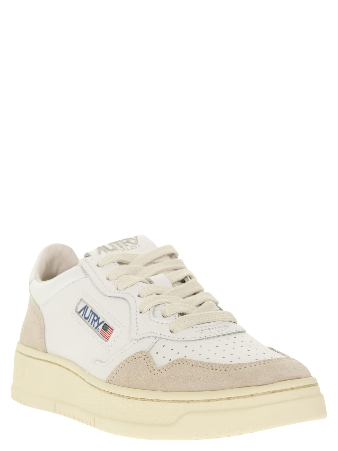 Autry Medalist Low LeatherとSuede Sneakers - Image 2