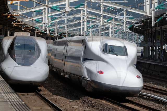 【2027年カレンダー】【日本風景ポストカード】山口県・周南市_ 東海道山陽新幹線 N700 系新幹線 700系新幹線 photo by daikegoroフォトカードお土産に