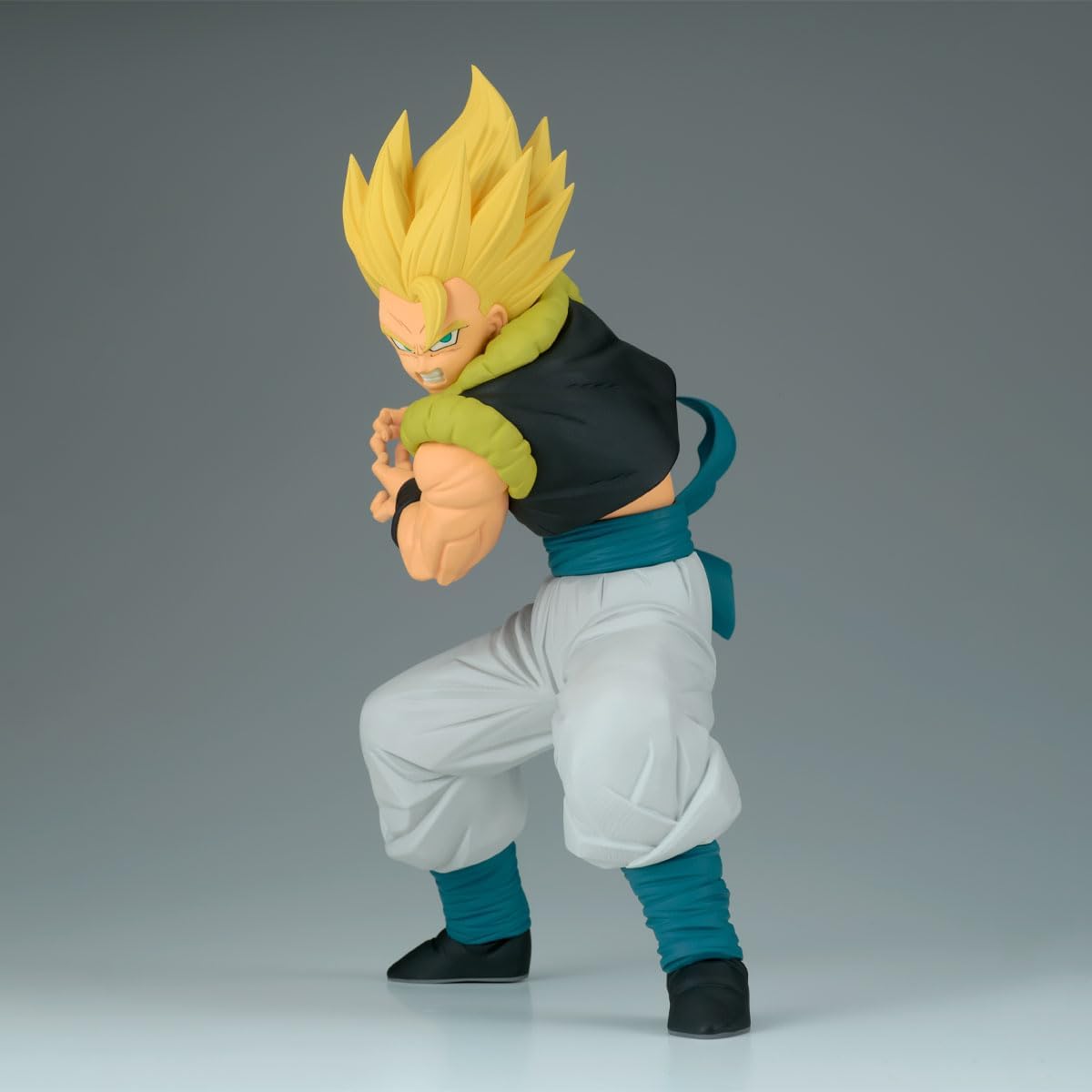 Banpresto Gogeta Dragon Ball Super Action Figure Grandist, 8.9 inches (20 cm), Multicolor Collectible Figure, Perfect for Anime Fans BP29521P
