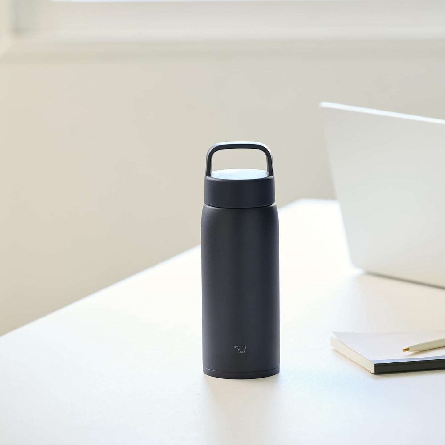 Zojirushi SU-DA80-BM Water Bottle, Large Capacity, 27.1 fl oz (800 ml), Includes Handle, Dishwasher Safe, Seamless Stopper, 2 Piece Washing, Sports Drink, Hot & Cold Retention, Screw Mug, Charcoal