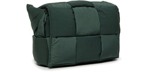 BOTTEGA VENETA パデッド テック カセットバッグ - Image 2