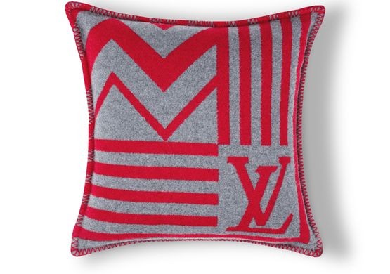 LOUIS VUITTON LV Summit Cushion - Image 2
