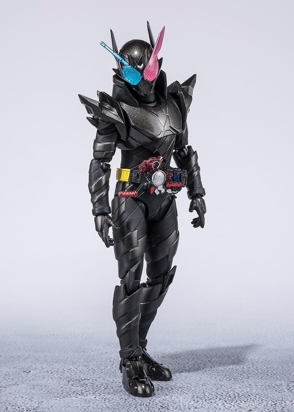 S.H. Figuarts Kamen Rider Build Rabbit Tank Hazard Form Heisei Generations Edition