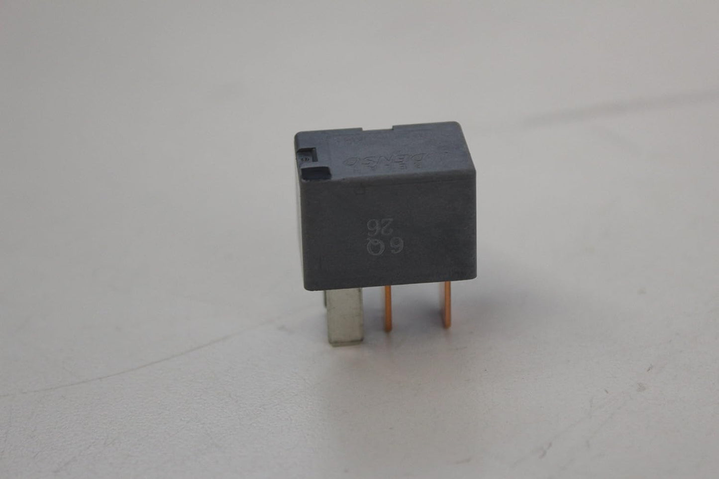 TOYOTA(トヨタ) 純正部品 C/P クラッチ リレー(MHV) クラウン COMFORT/SED クラウン/クラウン マジェスタ 品番90987-02028