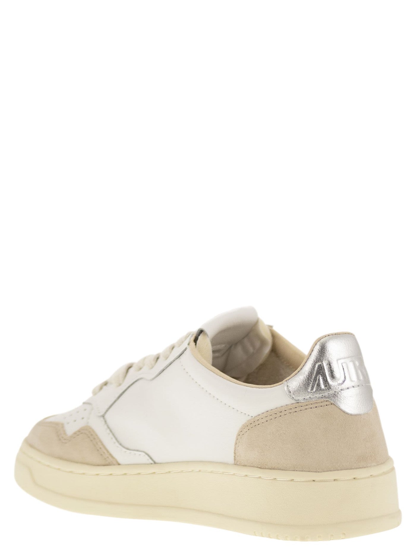 Autry Medalist Low Leather Sneakers - Image 3