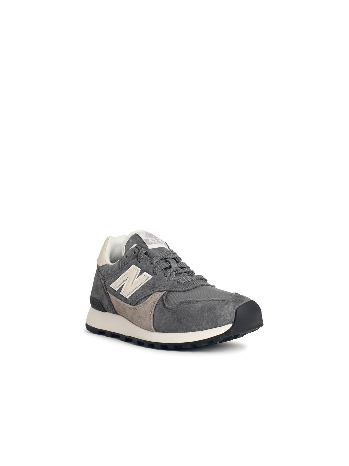Designer Brand New Balance '475'灰色の生地とスエードスニーカー - Image 3