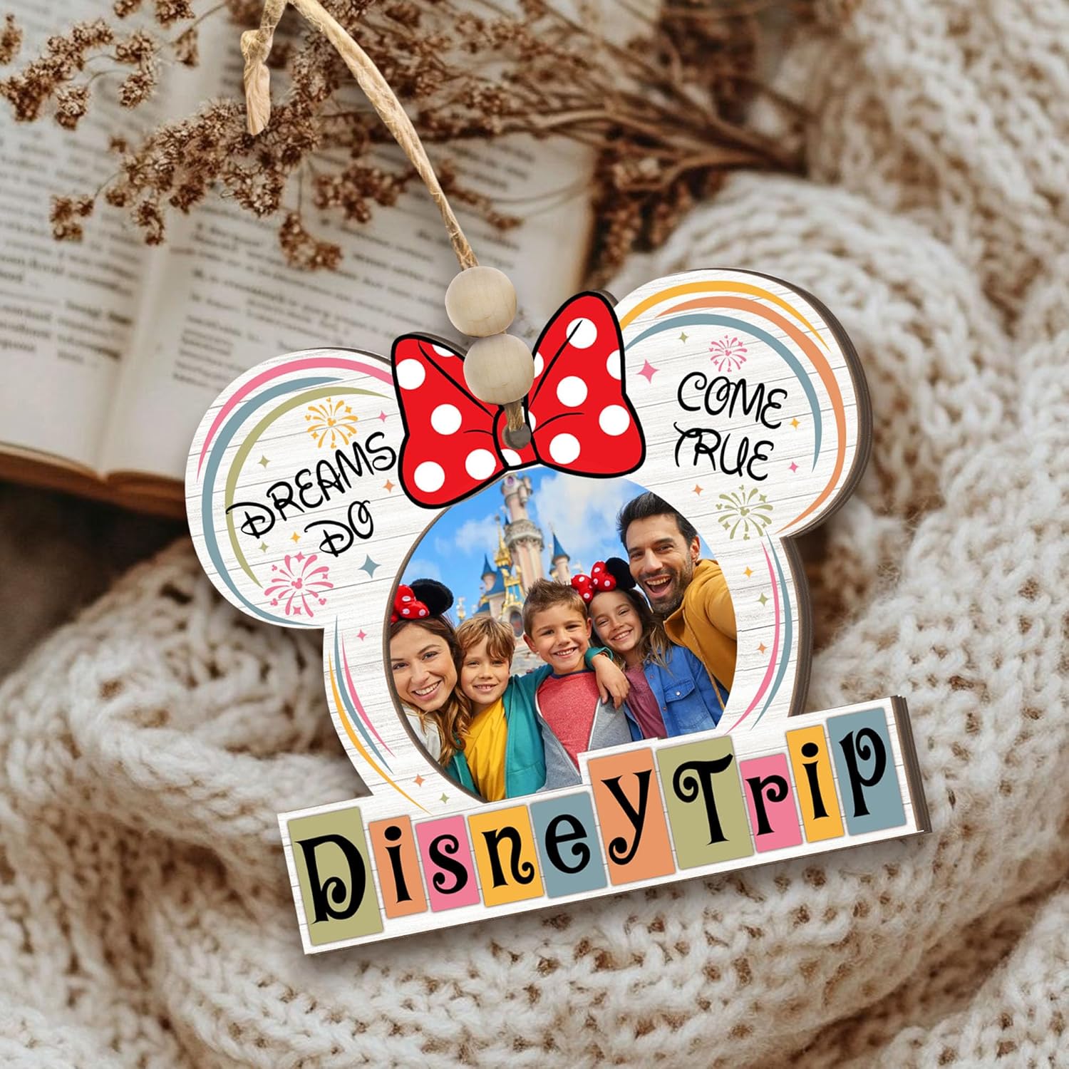 Adorno de Madera para Fotos de Viaje de Vacaciones Familiares – Orejas con Diseño de Lazo, "Dreams Do Come True" Recuerdo de Vacaciones Familiares del Reino Mágico, Decoración Rústica Navideña con