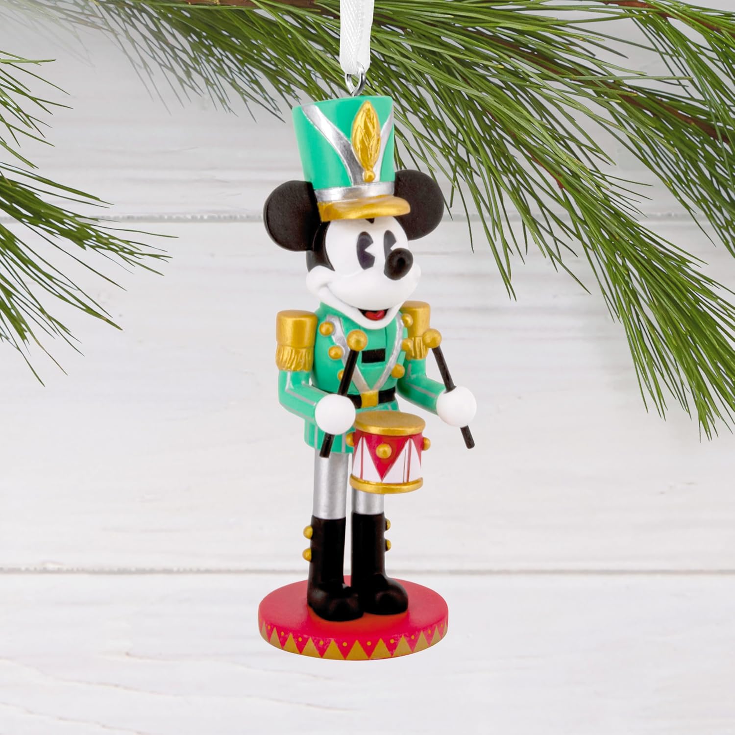 Hallmark Disney - Adorno navideño de cascanueces de Mickey Mouse, regalos para fanáticos de Disney