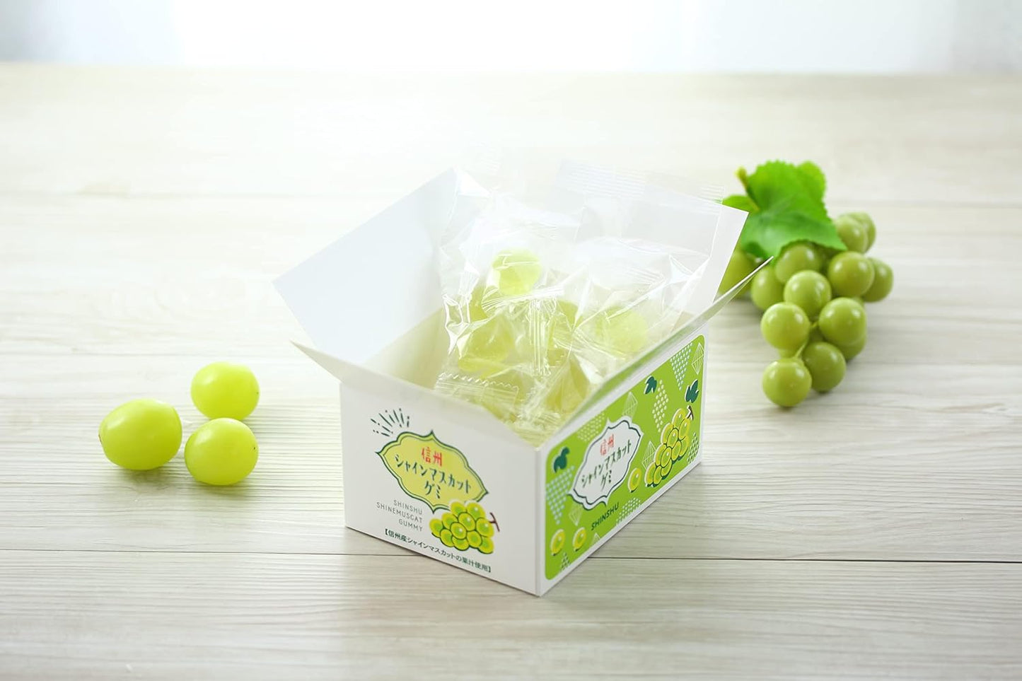 Shinshu Shine Muscat Gummy, 3.5 oz (100 g), Candy, Individually Wrapped, Gift, Souvenir, Sweet, Includes Cute Original Pocket Tissue