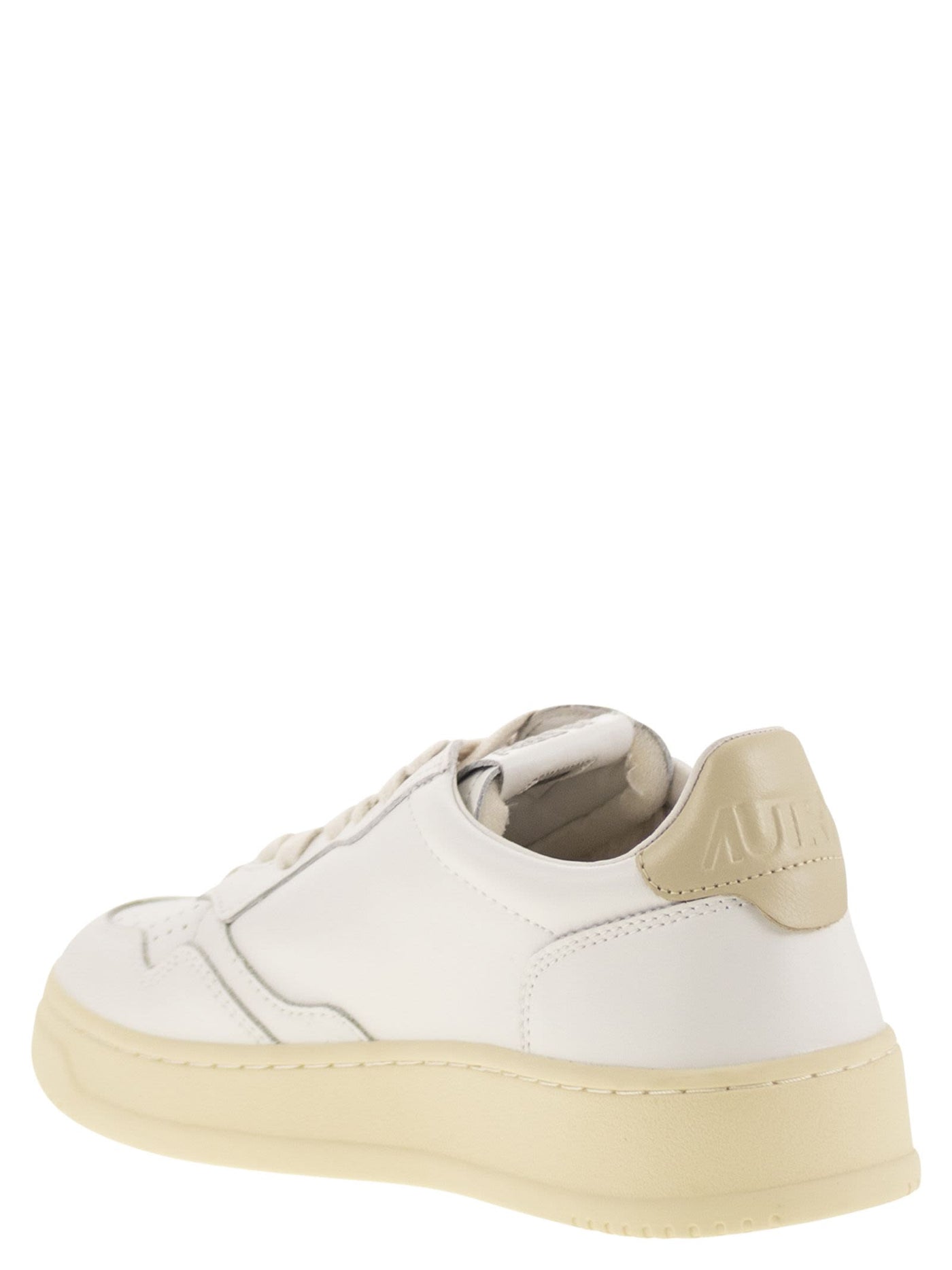 Autry Medalist Low Leather Sneakers - Image 3