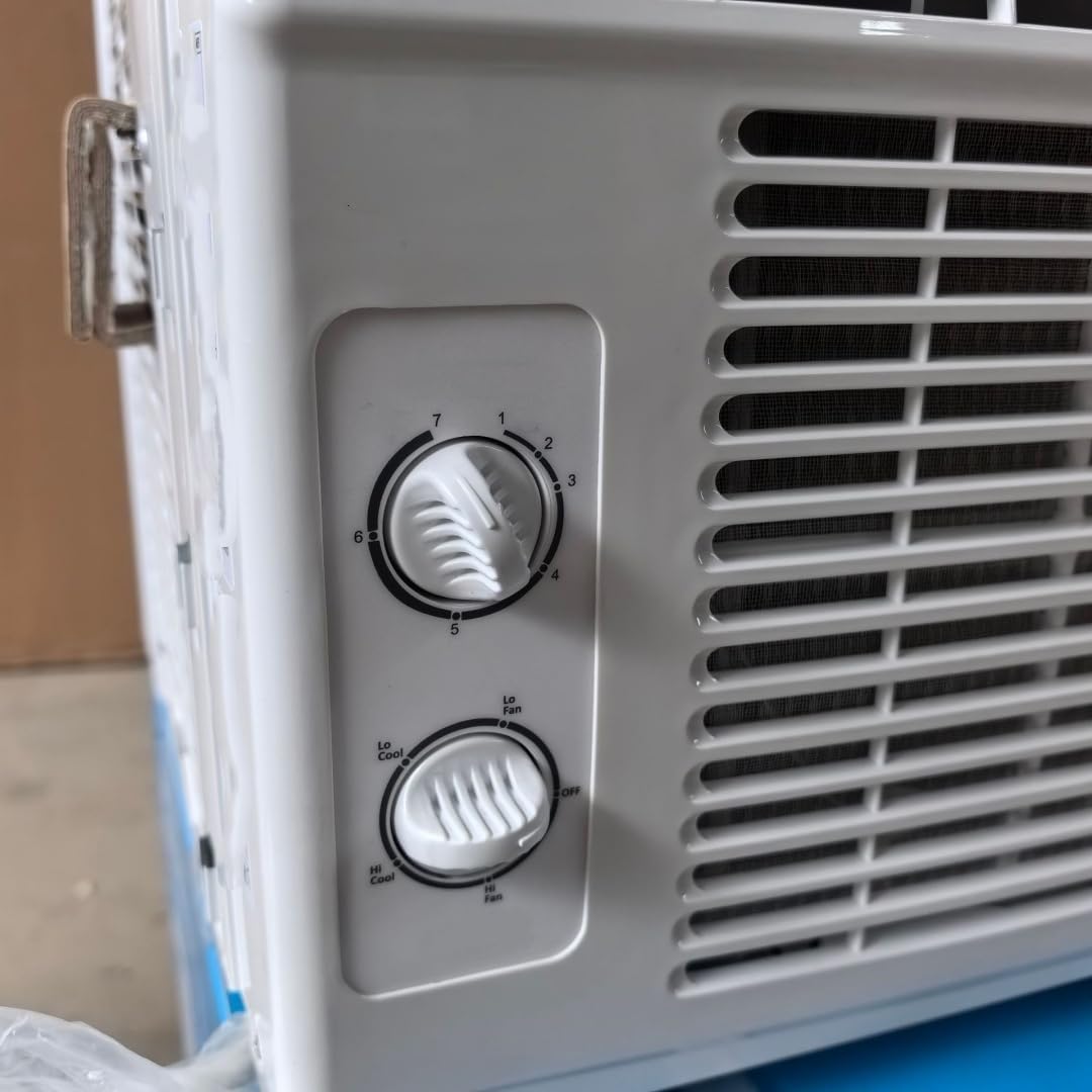 業務用 窓エアコン 5000btuシングル冷却固定周波数手動モデル 1hp 110V~60Hz 冷房専用 シングル冷却窓用 8畳対応 コンパクト 静音 ウィンドウウインド 窓用 一体型 窓 用 設計 窓枠 窓用冷房 簡単操作 (ホワイト,41.5*35.5*30cm)