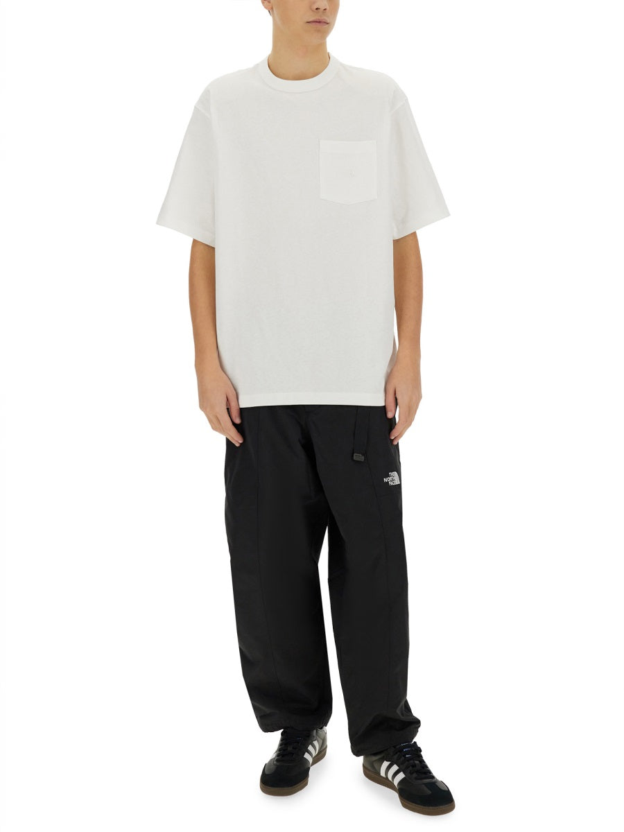 The ノースフェイスはリラックスしたフィットTシャツです - Image 3