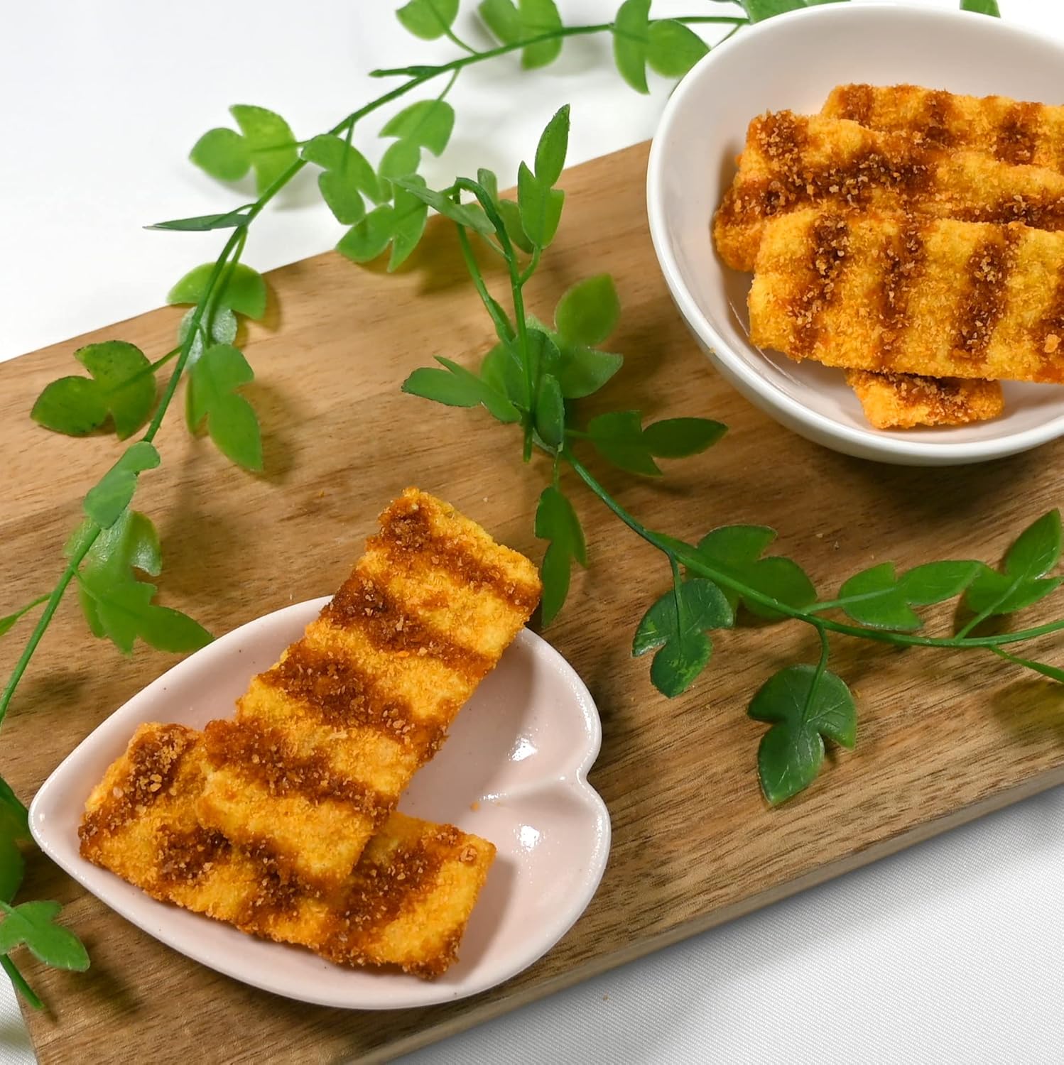 Dagashiya Sauce Katsu [Commercial Use, Large Capacity/Individual Packaging] Assorted Dagashi (Snacks, Snacks), Sennari Shokai Tsumamikura Hitokuchi Sauce Cutlet, 14.1 oz (400 g), Container