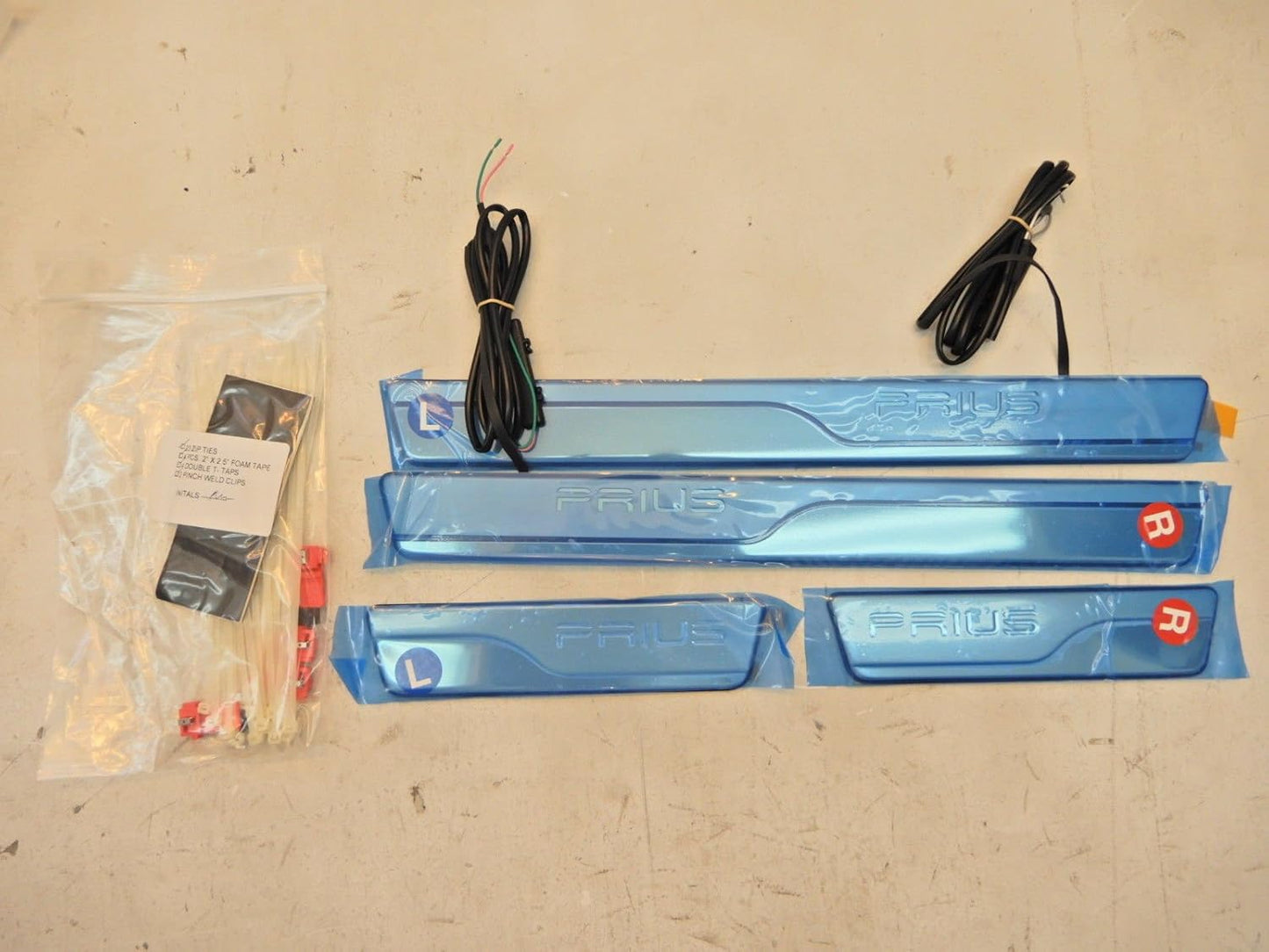 USトヨタ 純正品 トヨタ プリウス 50系2015-2023年式 LEDライト付き ドアシルプロテクター スカッフプレート