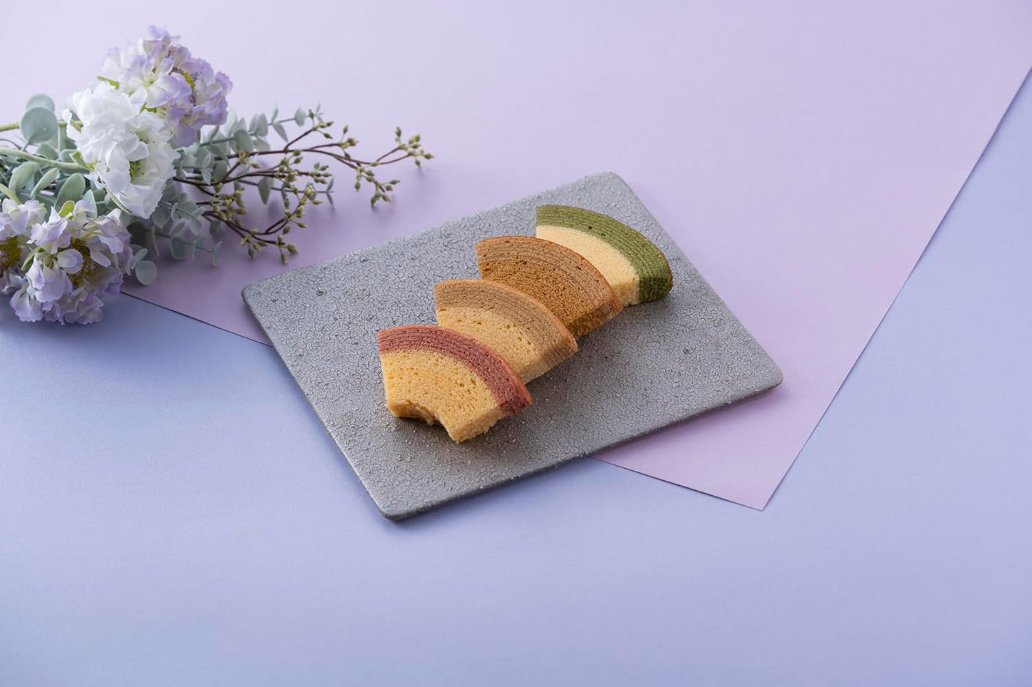 Present Baumkuchen Gift Established in 1819, Tokyo Shinjuku Representative Sweet Flower Garden Baumkuchen Tokyo Hanaman Baum Combination Set of 8