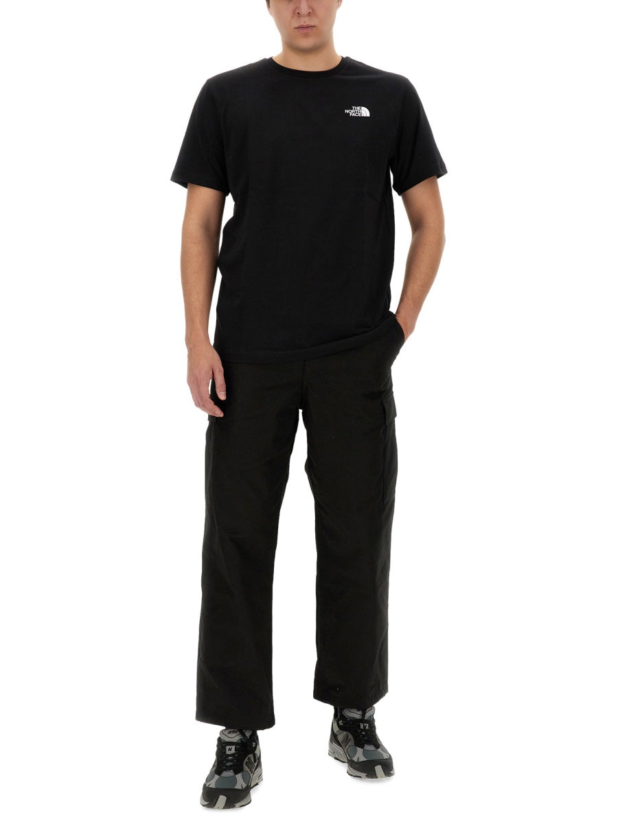 The ノースフェイスのロゴ入りTシャツ - Image 3