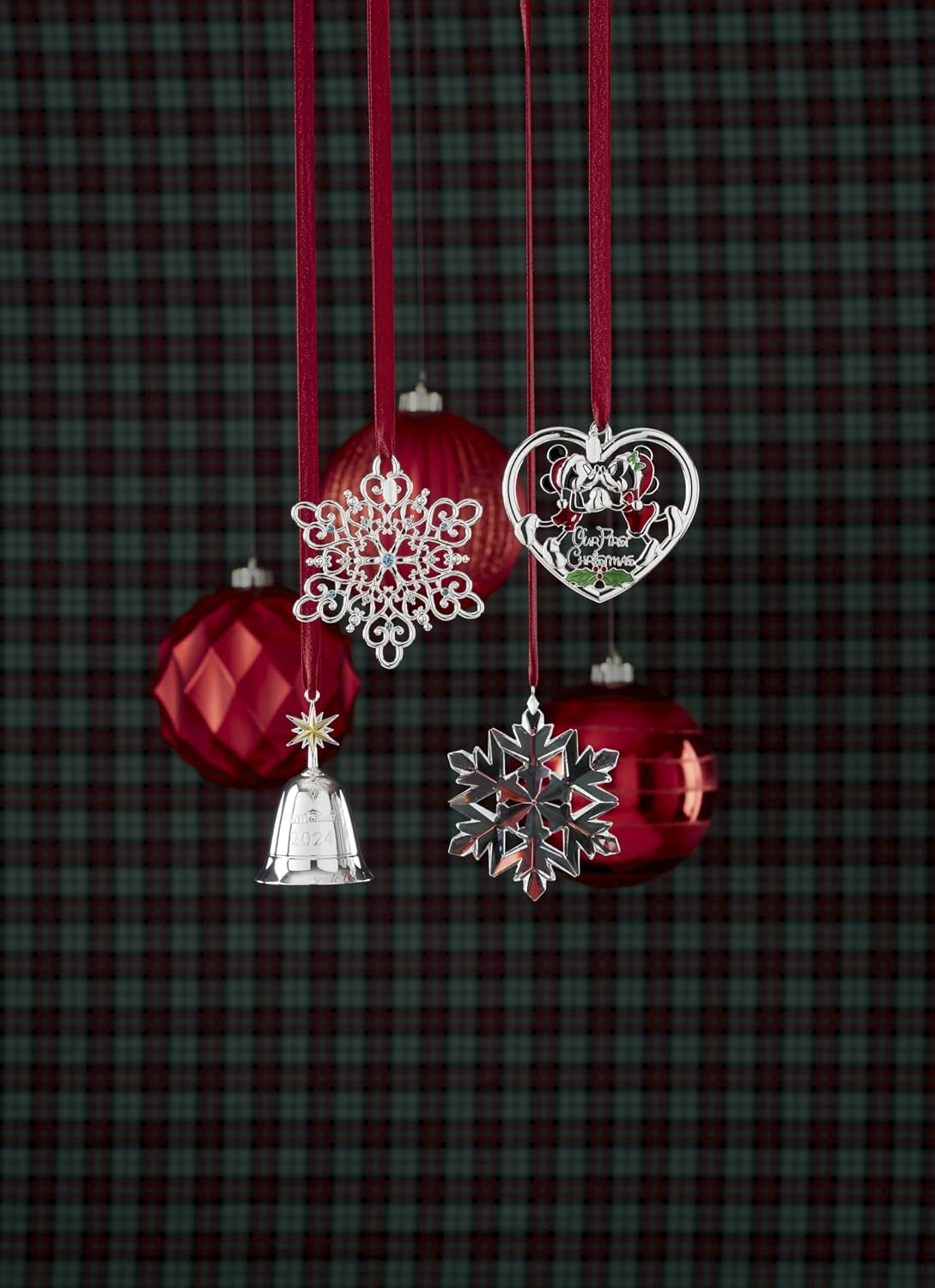 Lenox 896412 Adorno de árbol de Navidad de nuestra primera Navidad Micky & Minnie de metal 2024