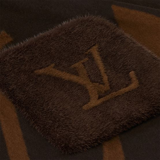 LOUIS VUITTON The Ultimate Fur Scarf - Image 3
