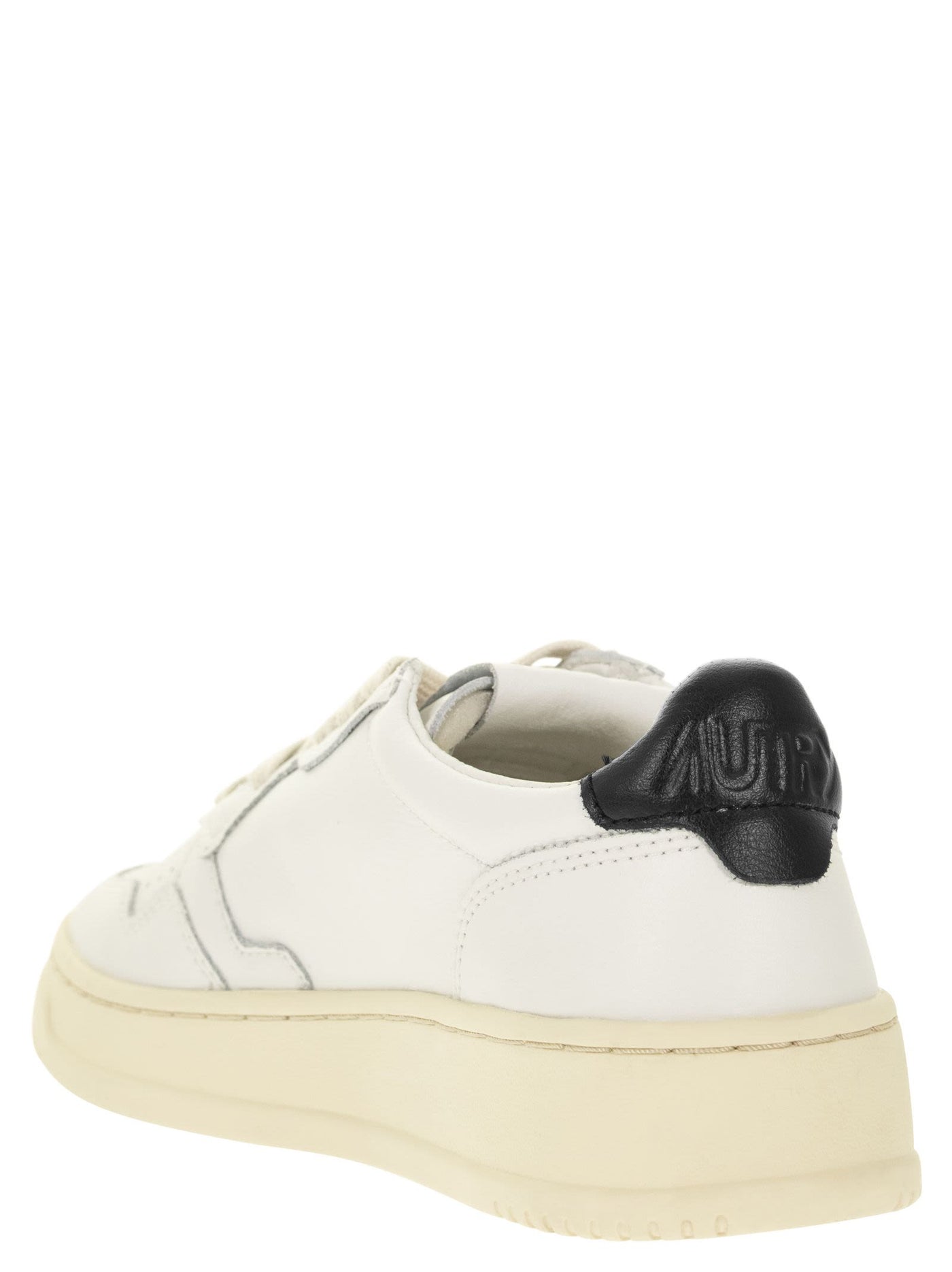 Autry Medalist Low Leather Sneakers - Image 3