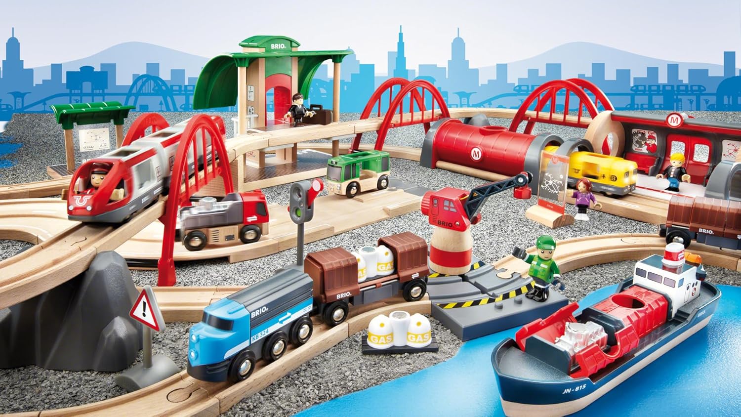 Brio 33052 Rail & Road Deluxe Set, Ages 3 and Up (Toy, Wooden Toy, Wooden Rail, Rail Set, Gift (Birthday/Christmas))