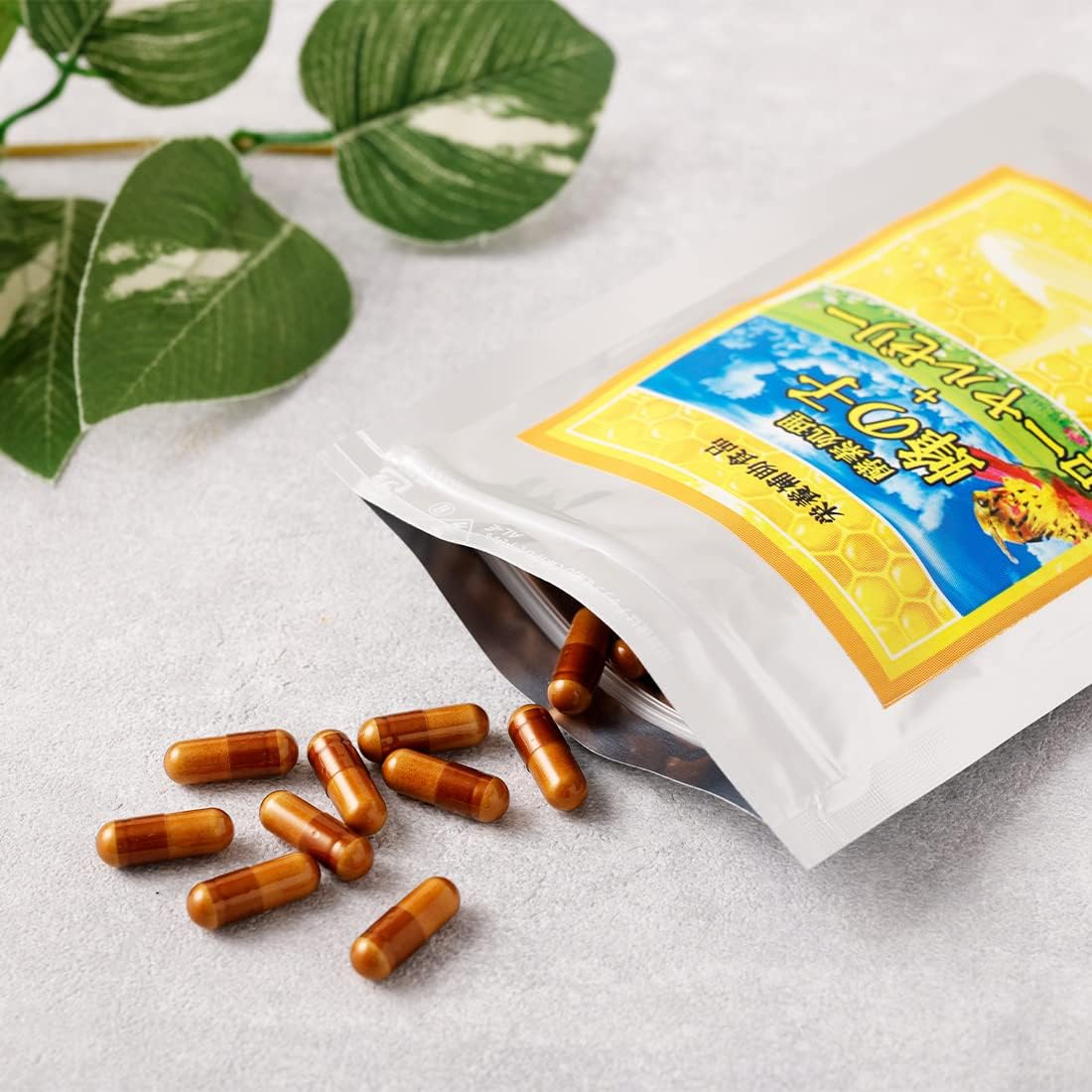 Mediwan Bee Root + Royal Jelly, 10.9 oz (303 mg) x 30 Capsules, Nutritional Supplement, Enzyme Processing