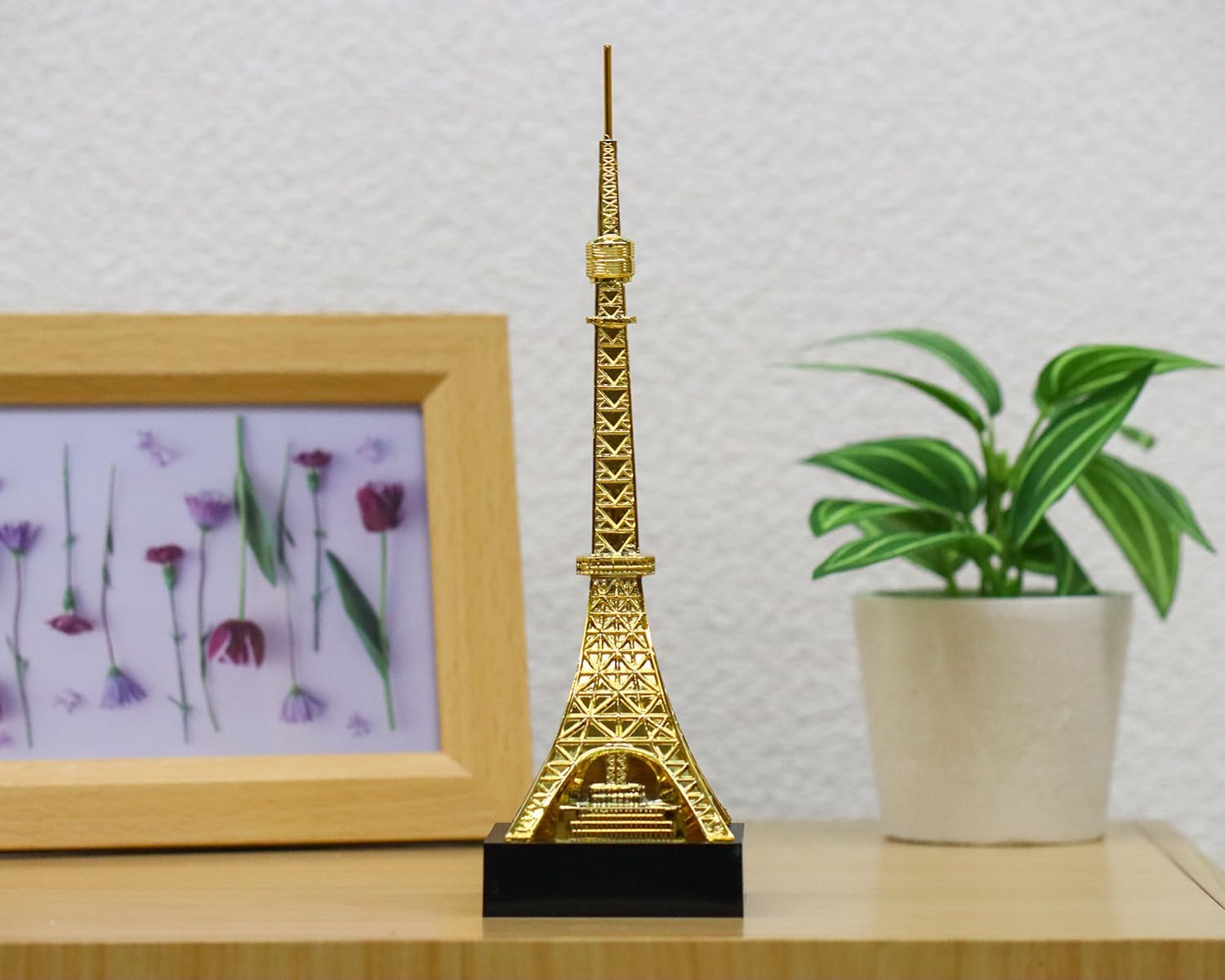 Tokyo Tower Figure, 7.1 inches (18 cm), Starry Sky Gold, Made in Japan, Good Luck Color, Metal, Figurine, Model, Japanese Souvenir, Gift