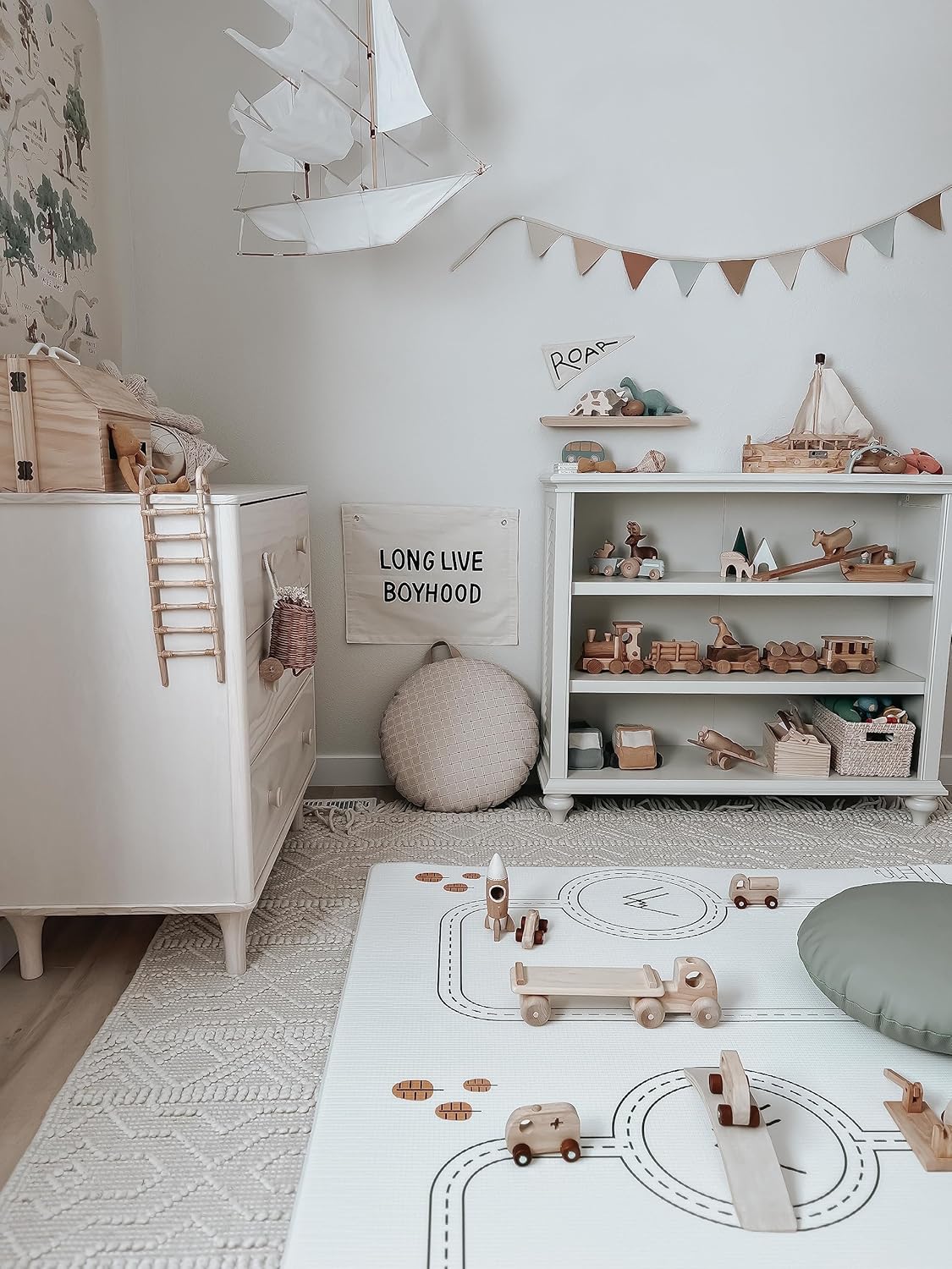 LITTLE Bot x World of Eric Carle Baby Play Mat, The Very Hungary Caterpillar, Ofie mat