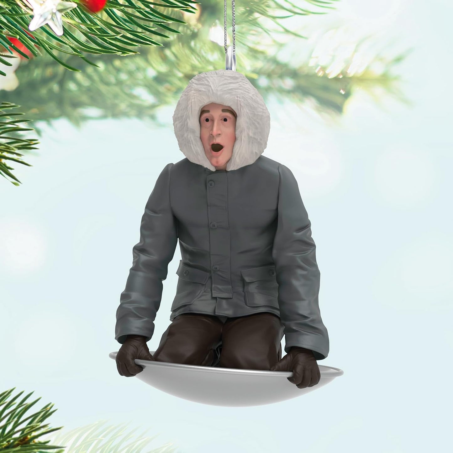 Hallmark Keepsake National Lampoon's Christmas Vacation Mini Adorno de Navidad (Sledding Clark Griswold) Adorno pequeño de 1.25 pulgadas para árbol de mesa
