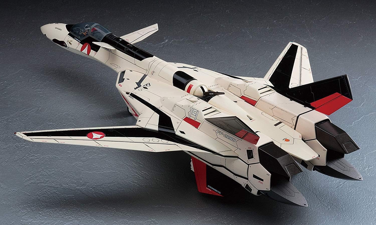 1/48 Macross Plus YF-19 (Plastic model)