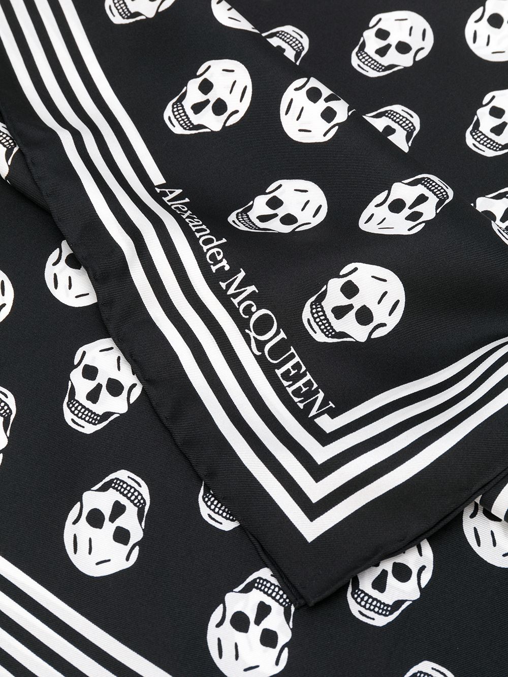 Alexander McQueen アレクサンダーMCクイーンスカルシルクスカーフ - Image 3