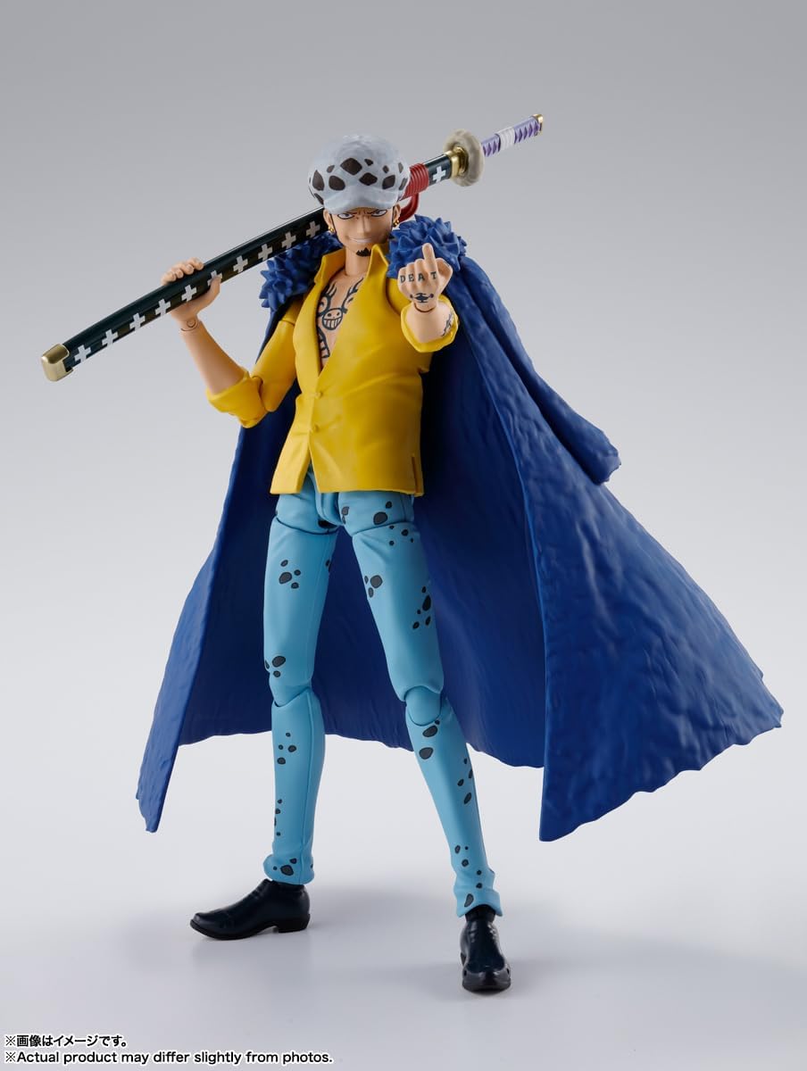 S.H. Figuarts ONE PIECE Trafalgar Law - Onigashima Invasion - Approx. 6.3 inches (160 mm), PVC & ABS Pre-painted Action Figure