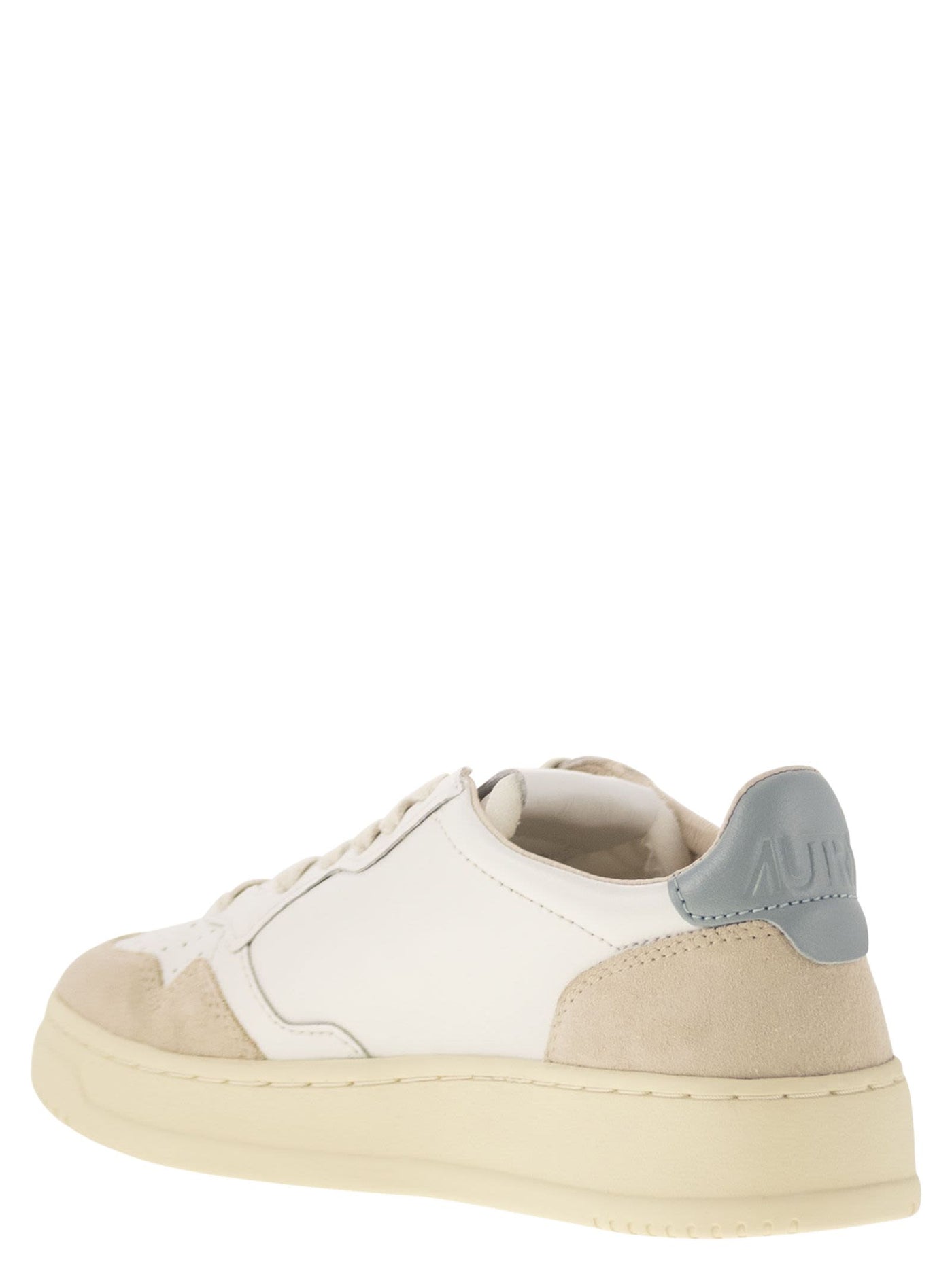 Autry Medalist Low LeatherとSuede Sneakers - Image 3