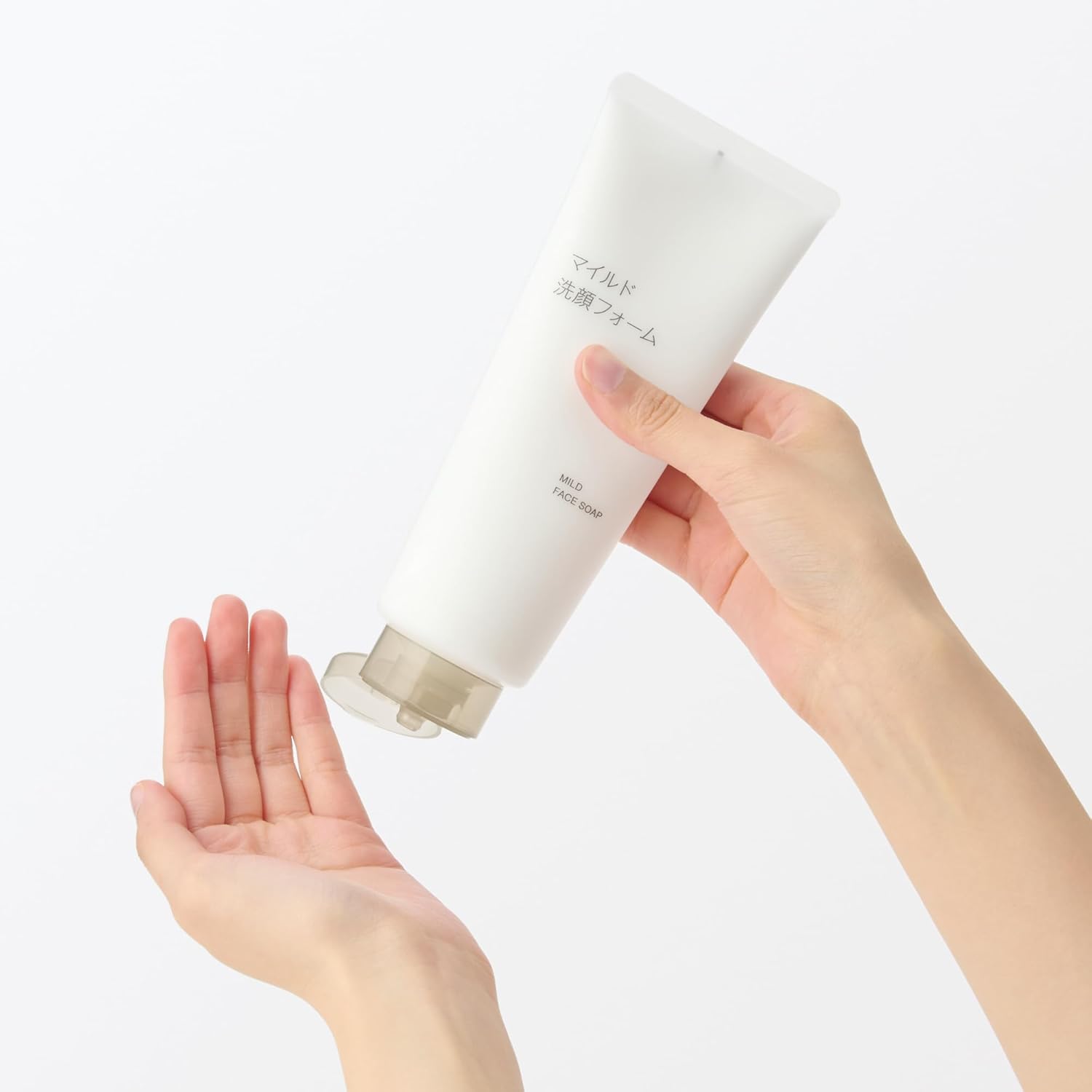 Muji 84464898 Mild Facial Cleansing Foam (Large Capacity), 7.7 oz (220 g)