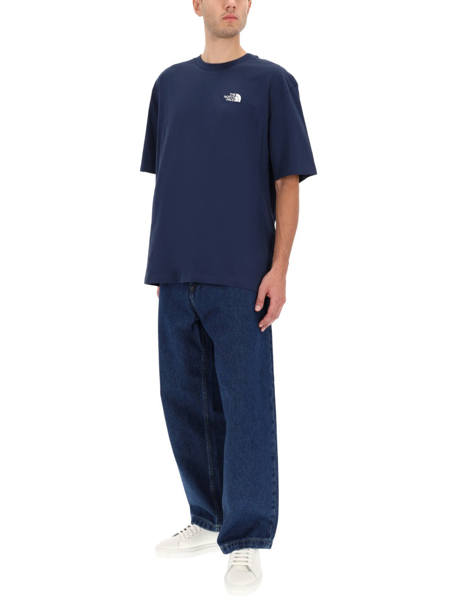 The ノースフェイスのロゴ入りTシャツ - Image 3
