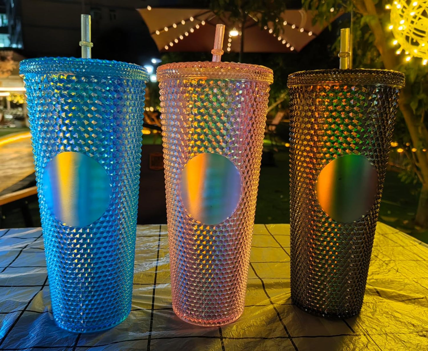 Vaso con Tachuelas con Pajita, Vasos con Tapas y Pajitas, Vaso Rosa con Pajita, Vaso Texturizado Sin BPA de Plástico de Doble Pared para Café Helado, Bebidas Frías o Agua 24 oz