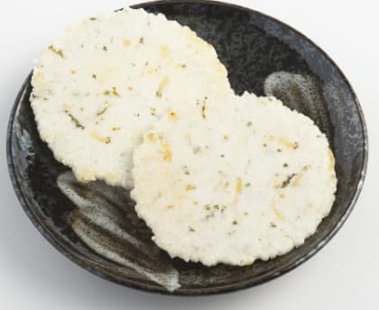 [Shizuoka Souvenir] 1 piece of Shizuoka shirasu seaweed rice crackers, kneaded with shirasu from Shizuoka Prefecture. A rice cracker with ginger accents to the flavor of seafood